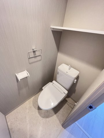 大阪市都島区内代町１丁目の賃貸マンションのトイレ