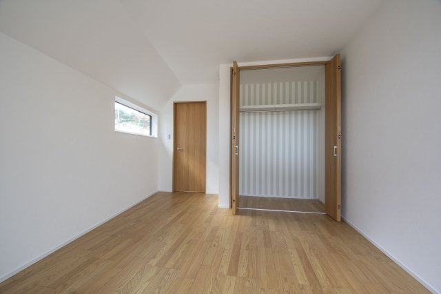 大津市梅林2丁目　新築戸建の洋室