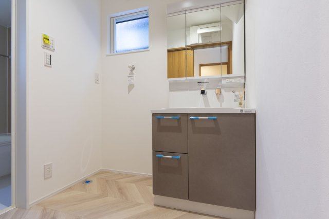 大津市梅林2丁目　新築戸建の洗面所