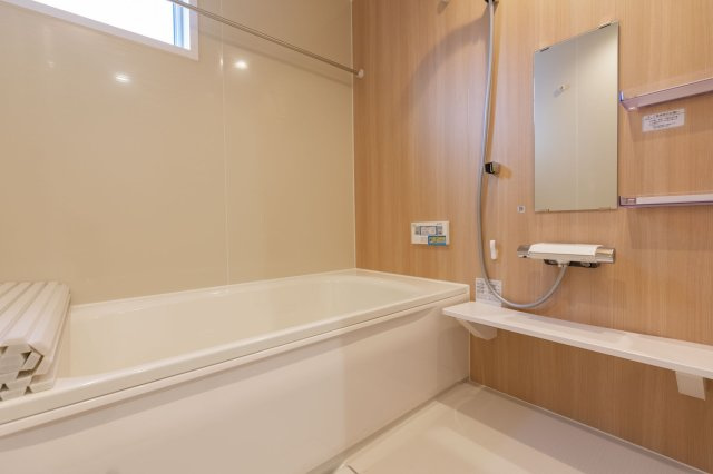 大津市梅林2丁目　新築戸建の浴室