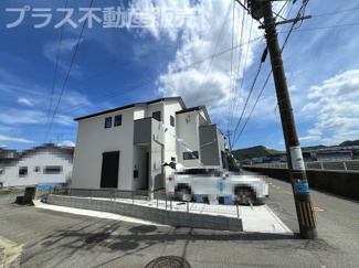 【外観】 | 現地写真。プラス不動産販売なら、現場の全ての棟をまとめてご見学頂けます。