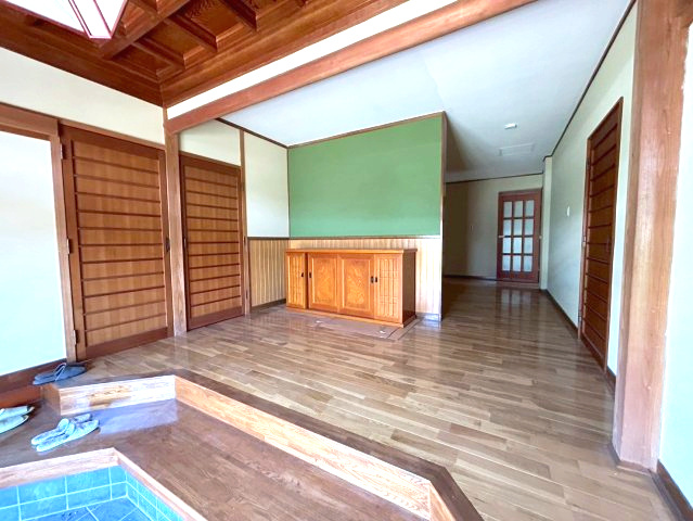 中古戸建　上高井郡小布施町小布施の玄関|玄関です。広々としていて使い勝手がいいです☆