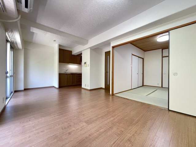 サーパス西陵・楠館の居間・リビング
