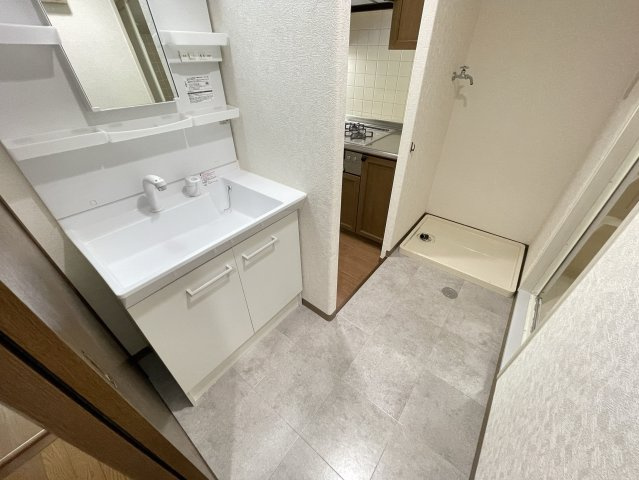 サーパス西陵・楠館の独立洗面台