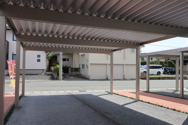 ストーンヒルズ南栄町（メゾネット）の駐車場|カーポート付き駐車場