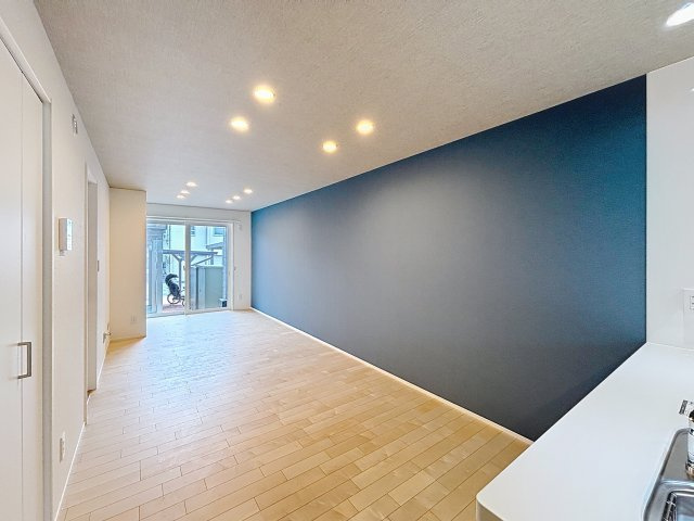 ストーンヒルズ南栄町（メゾネット）の居間・リビング