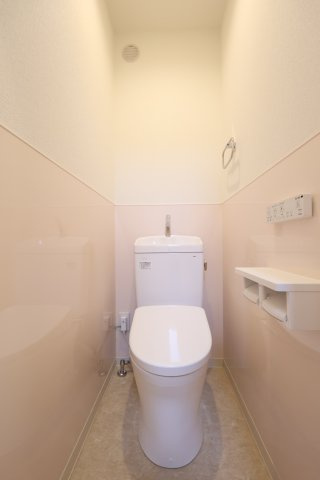 ストーンヒルズ南栄町（メゾネット）のトイレ