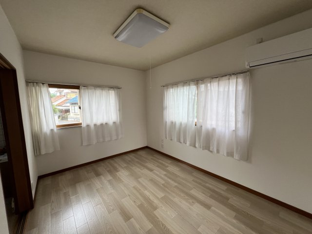 アーバンハイツ中道の洋室