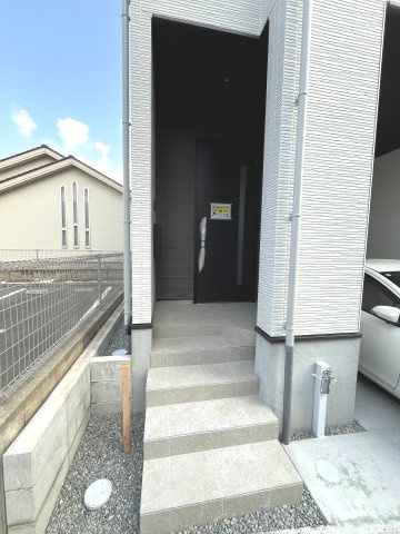 【玄関】 | 春日市千歳町2丁目2期　1号棟（全1棟）【仲介手数料無料・0円】 | 現地写真。