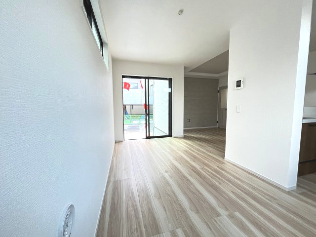 【居間・リビング】 | 春日市千歳町2丁目2期　1号棟（全1棟）【仲介手数料無料・0円】 | 現地写真。