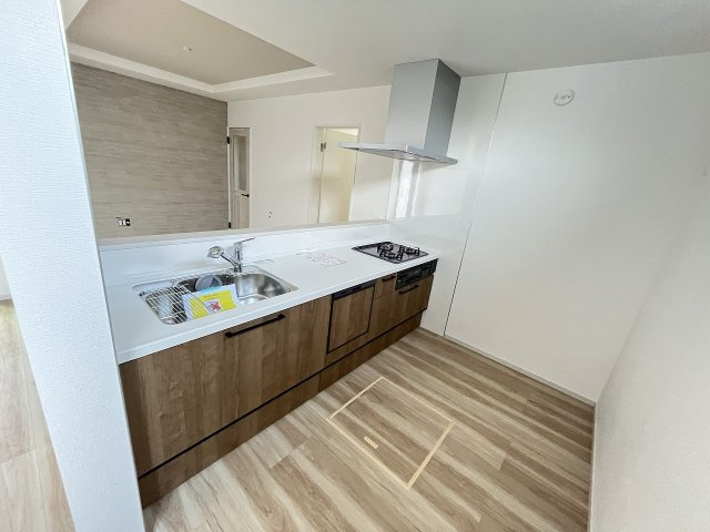 【キッチン】 | 春日市千歳町2丁目2期　1号棟（全1棟）【仲介手数料無料・0円】 | 現地写真。