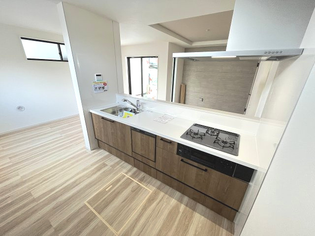 【キッチン】 | 春日市千歳町2丁目2期　1号棟（全1棟）【仲介手数料無料・0円】 | 現地写真。