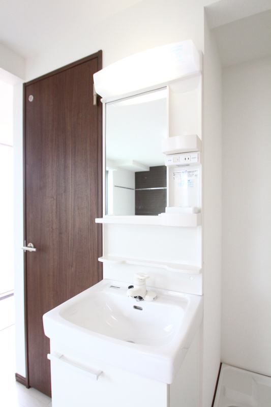 板橋区稲荷台のアパートの洗面所