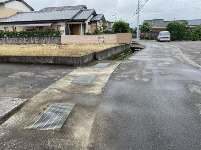 庄内町6丁目　売土地の前面道路含む現地写真