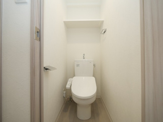 【トイレ】 | プレサンスOSAKA姫里ヴィオン | シンプルで使いやすいトイレです