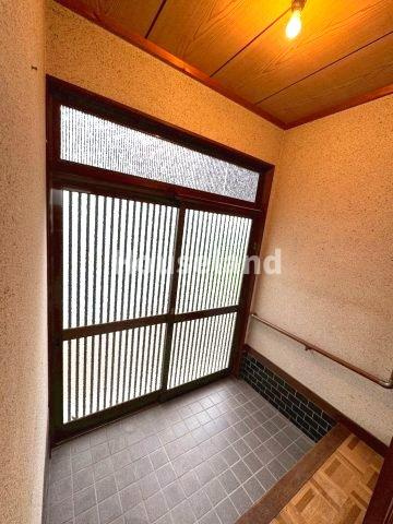 和歌山市中島戸建の玄関