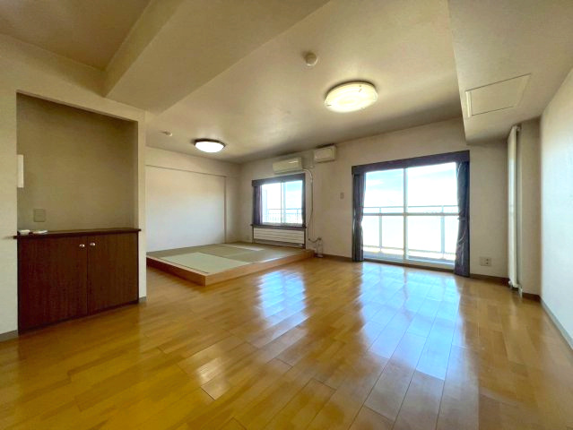 ノルテ・ヴィラ星置の居間・リビング|約22.4帖の広々としたLDKです♪