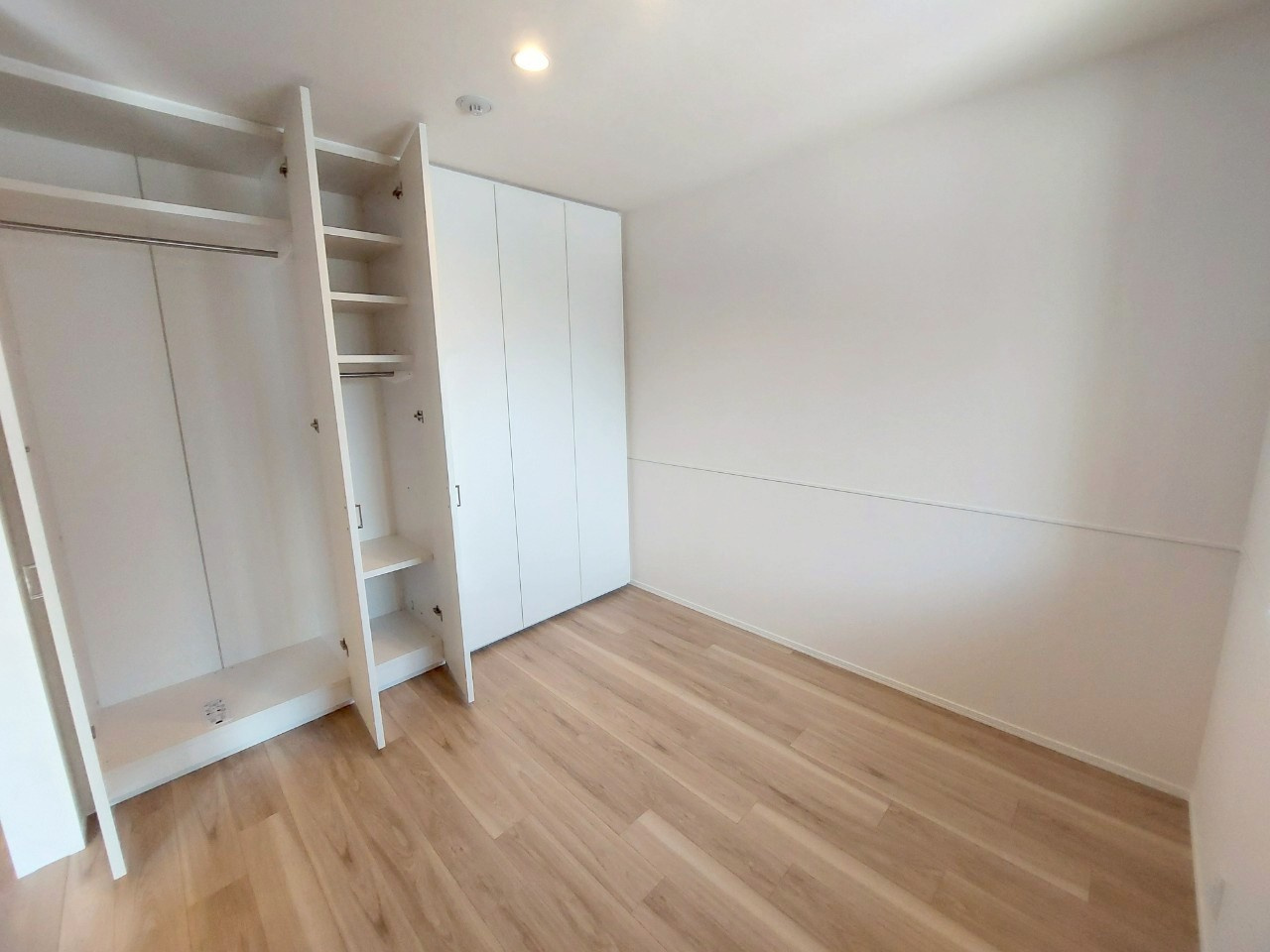 シャルマンおおたかの森の洋室