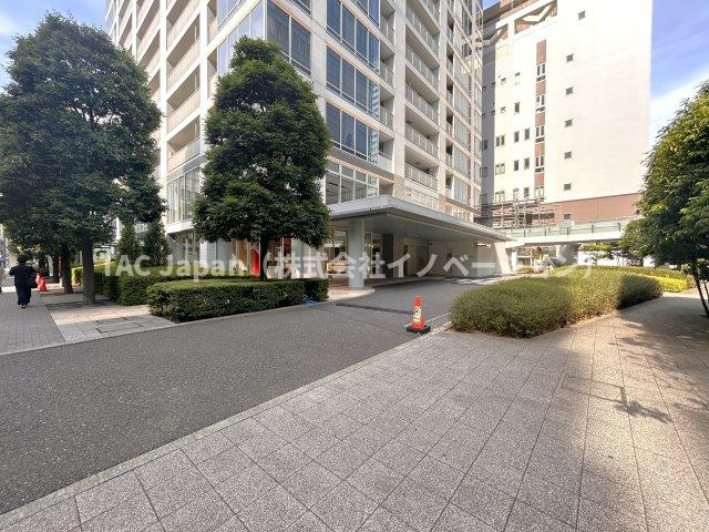 東京タイムズタワーのエントランス