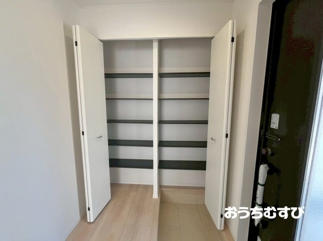 春日井市大留町第11(全9棟)の玄関