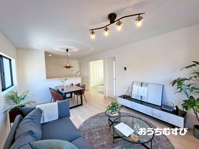春日井市大留町第11(全9棟)の居間・リビング