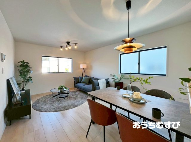 春日井市大留町第11(全9棟)の居間・リビング
