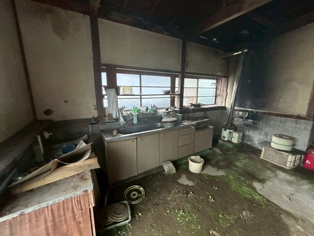 石岡市高浜　中古戸建のキッチン