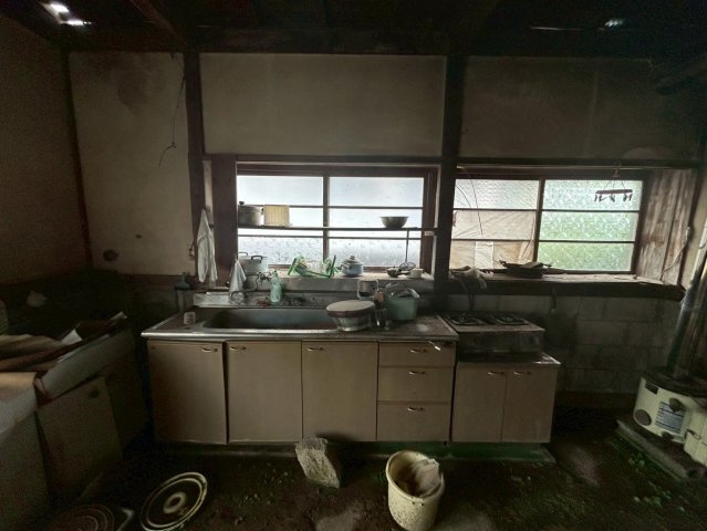 石岡市高浜　中古戸建のキッチン