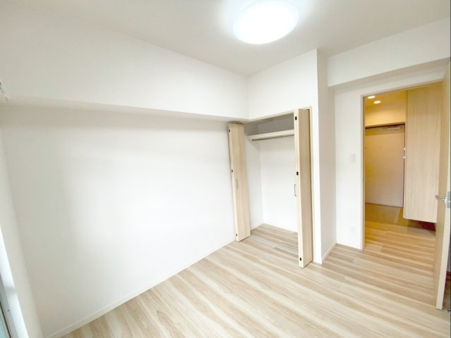 三愛シティライフ箱崎12の洋室|【約4.6帖洋室】全室収納付き！それぞれの空間で必要なものを収納できますね！