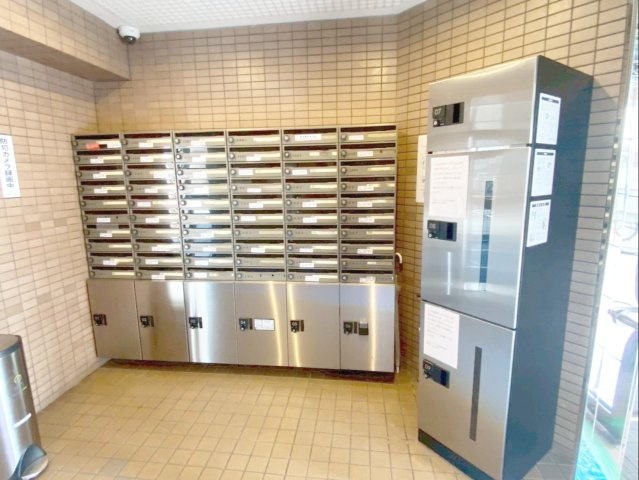 三愛シティライフ箱崎12の設備|総戸数57戸！集合郵便受けと、外出時の配達も安心な宅配ボックスがあります！