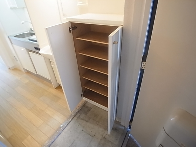 ファビュロウスサンコーの玄関