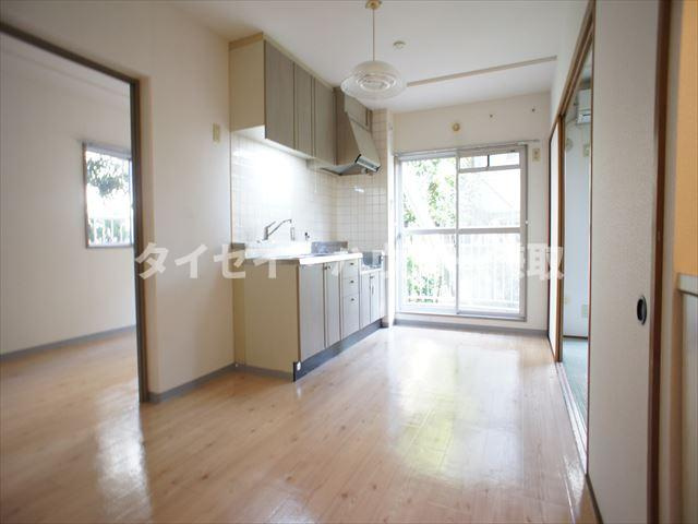 ルミエール若葉の居間・リビング