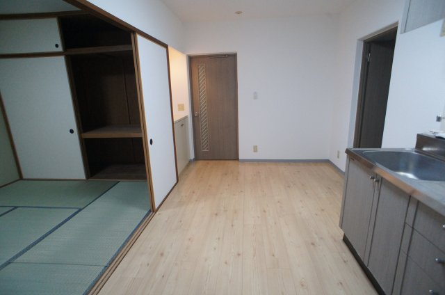 ルミエール若葉の居間・リビング