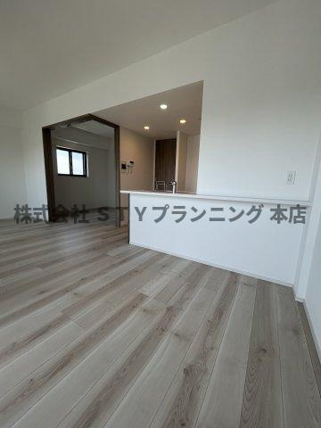 仲介手数料０円！S-RESIDENCE亀島駅前blazeの居間・リビング