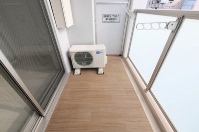 【バルコニー】 | フォーリアライズ城東ネオス | 暖かな日差しのふりそそぐバルコニー