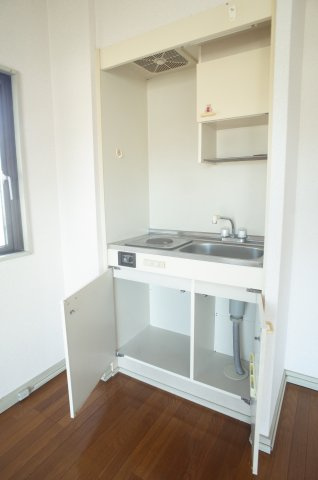 【収納】 | グランドマンション | キッチン下には収納棚☆