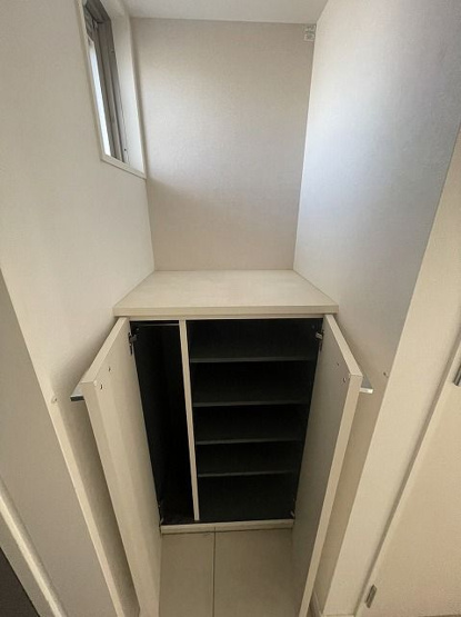 【収納】 | エンクレスト空港通り | 別号室の写真になります。現況優先。