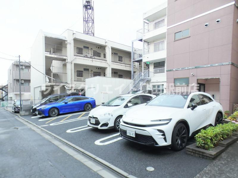 山本ビルの駐車場