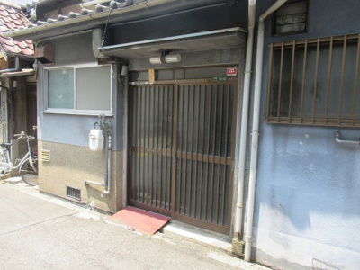 【エントランス】 | 小路東長屋住宅（小路賃貸） | エントランスです