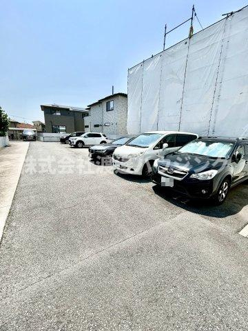 BLANCFORETの駐車場