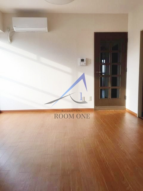 グリーンパーク北千住３　１番館の居間・リビング|洋室のお部屋です。