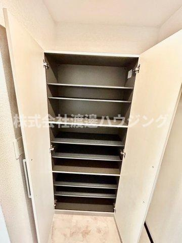 ハルミモザの収納|天井高シューズBOX