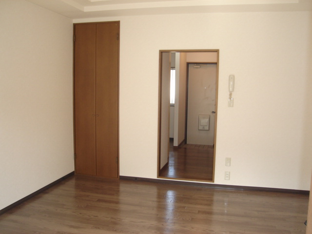 ユースハイム清水の内装|洋室