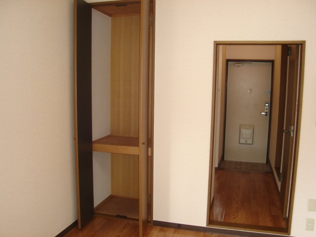 ユースハイム清水の内装|洋室