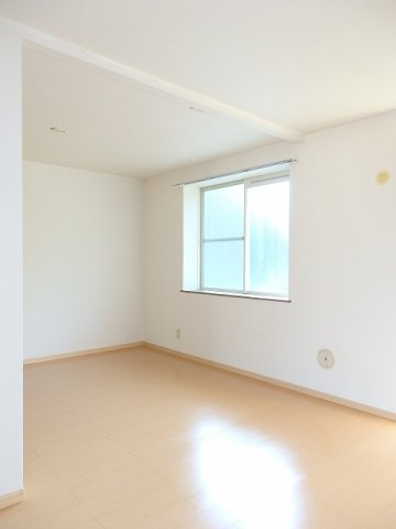 ニューエルディム山本の内装|明るい室内です