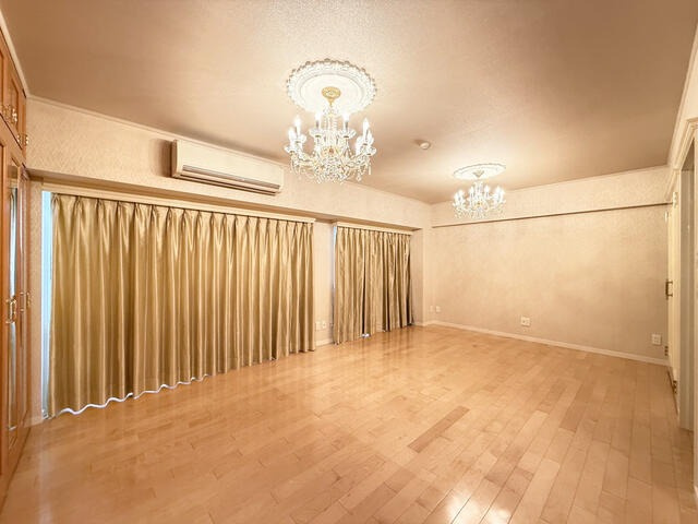 【居間・リビング】 | シャンボール大名D棟 | エアコン設置済みなので入居してすぐから快適に過ごしていただけます