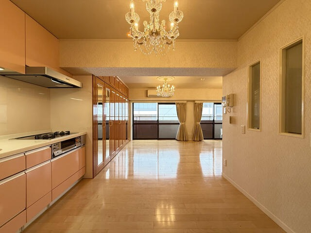 【キッチン】 | シャンボール大名D棟 | リビングとキッチンが自然な感じで分かれているので家具の配置が考えやすいです