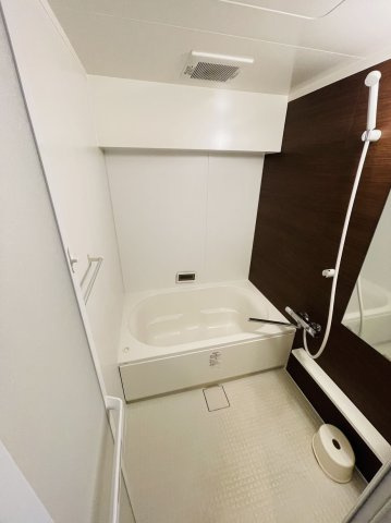 【浴室】 | アートウィル赤坂 | 追い焚き機能付きの浴室なので帰る時間が違う家族もいつでも温かいお風呂に入れます