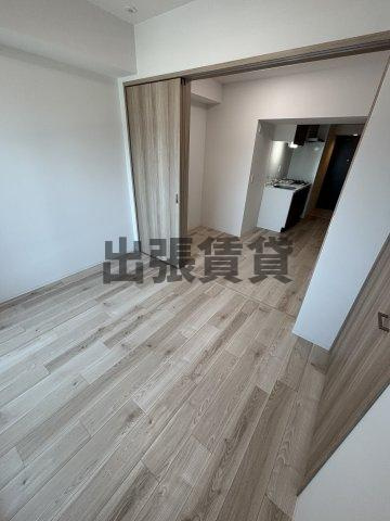 仲介手数料0円！！TENAS泉の居間・リビング