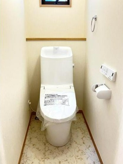【新築】坂戸市溝端町新築住宅 全1棟のトイレ|シンプルなトイレスペースです！